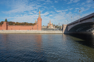 Fototapeta premium View of the Moskva River, Vasilievsky Spusk Square and St. Basil's Cathedral
