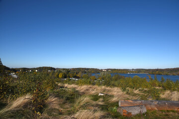 Fototapeta na wymiar Seelandschaft im Herbst