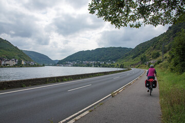 Fototapeta premium Im Moseltal - Moselradweg