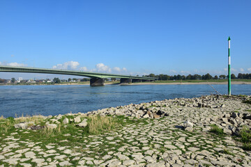 Josef-Kardinal-Frings-Br&uuml;cke &uuml;ber rhein zwischen neuss und d&uuml;sseldorf,  deutschland