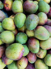 peaches at the market