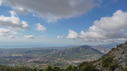 Finestrat desde lo alto de la pedrera del Puig Campana