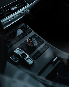 Car centre console