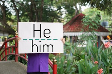 Concept : English grammar, Subject and Object pronoun teaching language. Words 