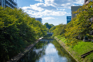 富山県富山市の富山駅前から観光名所をめぐる風景 A view of sightseeing spots from in front of Toyama Station in Toyama City, Toyama Prefecture 