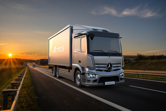 MERCEDES-BENZ E-ACTROS, Electric Truck on the highway