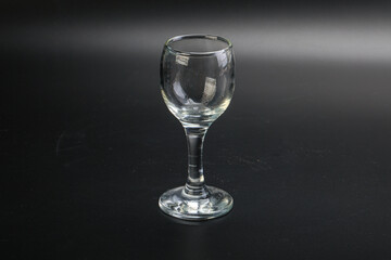 Empty glass for vine or water
