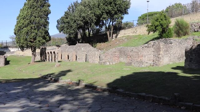 Pompei - Panoramica della Necropoli di Porta Ercolano da Via delle Tombe