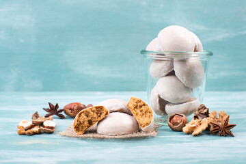 Obraz na płótnie Canvas Pepper nuts, traditional german christmas sweets, nuremberg gingerbread 