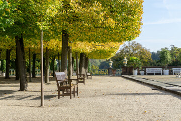Limburg an der Lahn is a city in Hessen, central Germany. Population 33,832. A tributary of the Rhine is located on the banks of the Lan River. The western part belongs to the Rhineland-Palatinate.