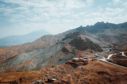 Ishak Pasha Palace is a semi-ruined palace and administrative complex located in the Doğubeyazıt district of Ağrı province of eastern Turkey.	