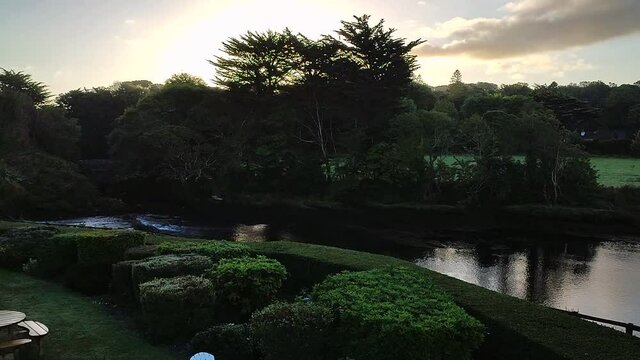Bantry &ndash; Panoramica della foce del fiume Ouvane all'alba