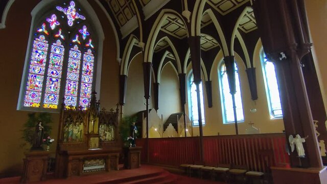 Cork &ndash; Panoramica della Chiesa della Santissima Trinit&agrave; dall'altare