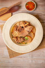 stewed pork knuckle with vegetable
