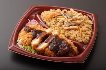 ロースとんかつ＆舞茸ご飯弁当