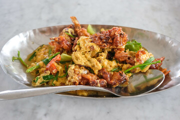 Stir Fried Soft Shell Crab with Curry Powder