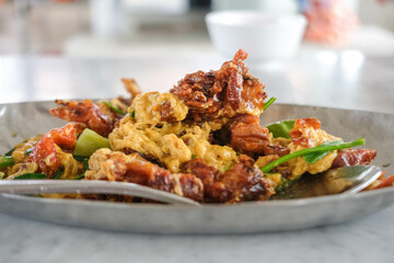 Stir Fried Soft Shell Crab with Curry Powder