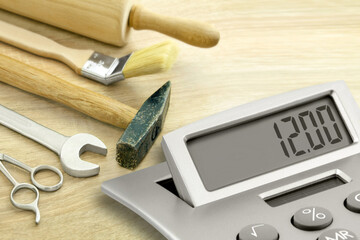 Mindestlohn 12,00 Euro mit Rechner und Werkzeug