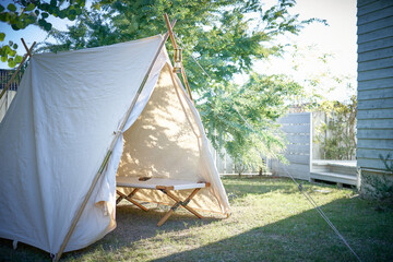 お庭でキャンプお家時間 © TOYPOY