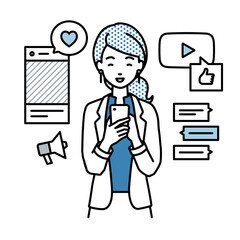 立ってスマートフォンでさまざまなSNSで楽しく交流するジャケットの女性