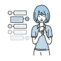 立ってスマートフォンで楽しくチャットで会話するポロシャツの女性