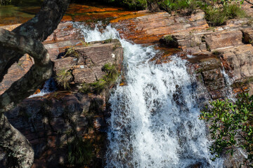 Pequena cachoeira no complexo do rei da prata em Goiais