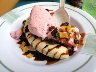 ice cream dessert