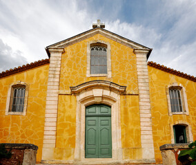 Saint Michel Church in Roussillon, Provence, France - obrazy, fototapety, plakaty