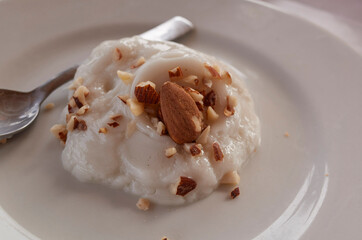 Bianco mangiare dessert with almond