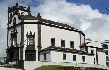 Fototapeta na wymiar church of ponta delgada on the azores