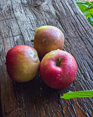 apples on a wooden table