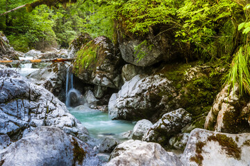 Naklejka na ściany i meble Wasserfall Zauberwald am Hintersee Alpen