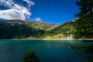 Fototapeta na wymiar Hiking around the Neves Reservoir in South Tyrol.