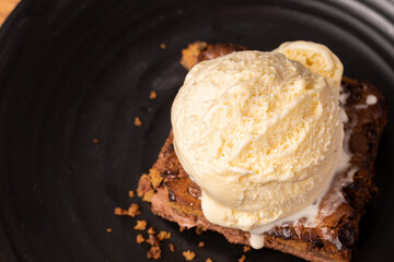 Dessert - bronwie with hazelnut cream and ice cream