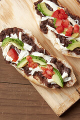 Mollete mexicanos, comida tradicional mexicana.
