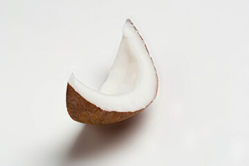Coco aberto em Fundo Branco
