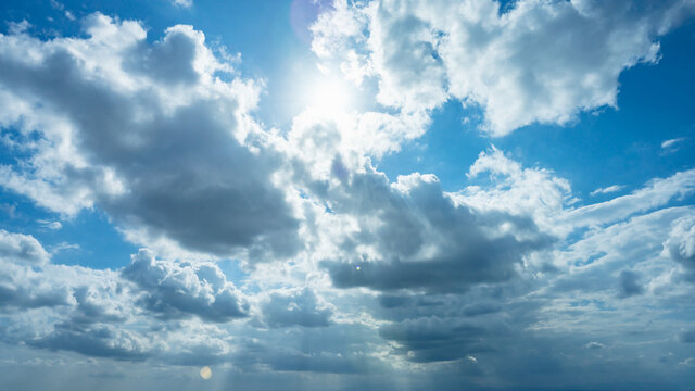 空・太陽・逆光