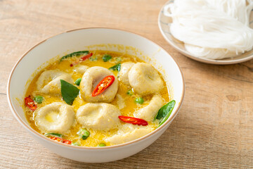 Green curry soup with Fish ball