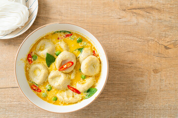 Green curry soup with Fish ball