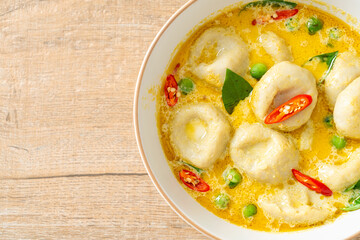 Green curry soup with Fish ball