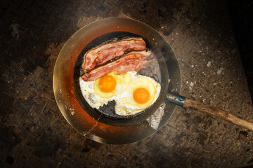 キャンプ料理　Western style camping food outdoors 