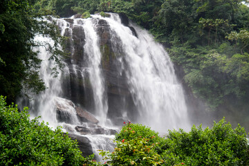 Fototapeta premium Galboda waterfall in Sril Lanka