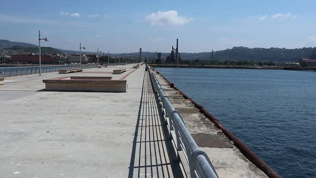 Bagnoli - Panoramica dell'ex area industriale dell'Italsider dal Pontile Nord