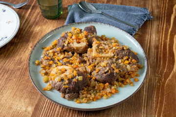 carne ossobuco con verdure