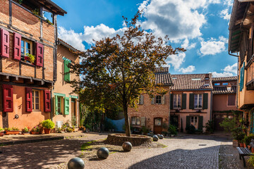 Beautiful little place Savene in Albi, in the Tarn, in Occitanie, France © FredP