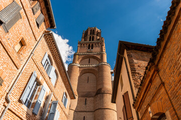 The Sainte Cécile cathedral in Albi, from Castelviel street, in the Tarn, in Occitanie, France © FredP