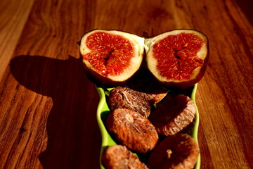 cut and whole figs top view