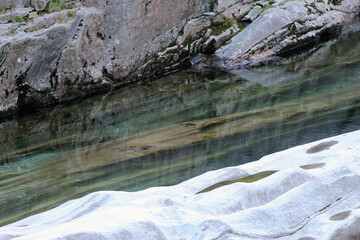 Naklejka na ściany i meble rocks in the Verzasca River