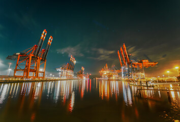 Fototapeta na wymiar Harbour Skyline at Night