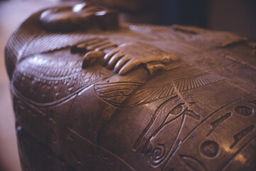 エジプトの首都カイロのエジプト考古学博物館; カイロ博物館 古代のファラオ王のミイラなど展示物